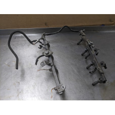 42Z205 Fuel Injectors Set With Rail For 05-15 Nissan Armada  5.6 166007S000