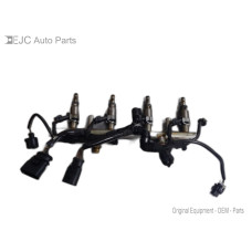 18G205 Fuel Injectors Set With Rail For 10-17 Audi Q5  2.0 261500076 Turbo
